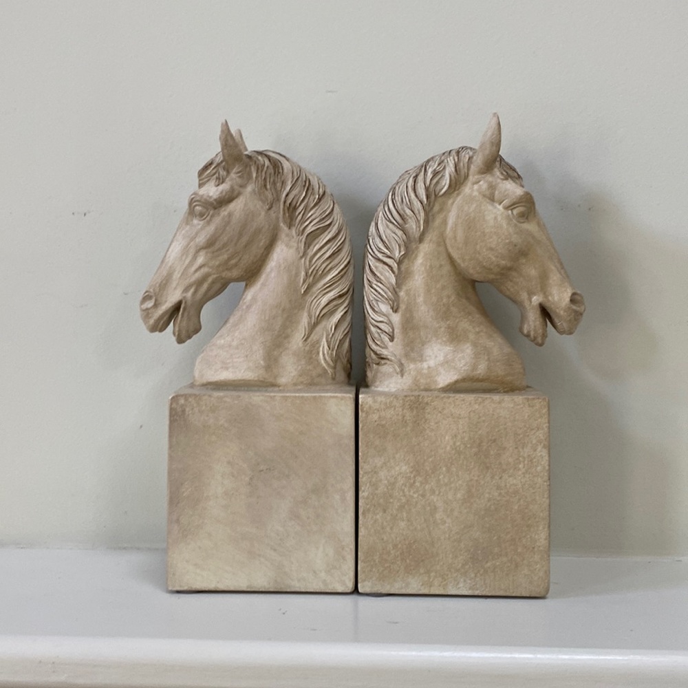 Horse head bookends